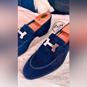 Hermès Suede H-Buckle Loafers – Navy Blue – Size 40 (Fits 40.5–41)